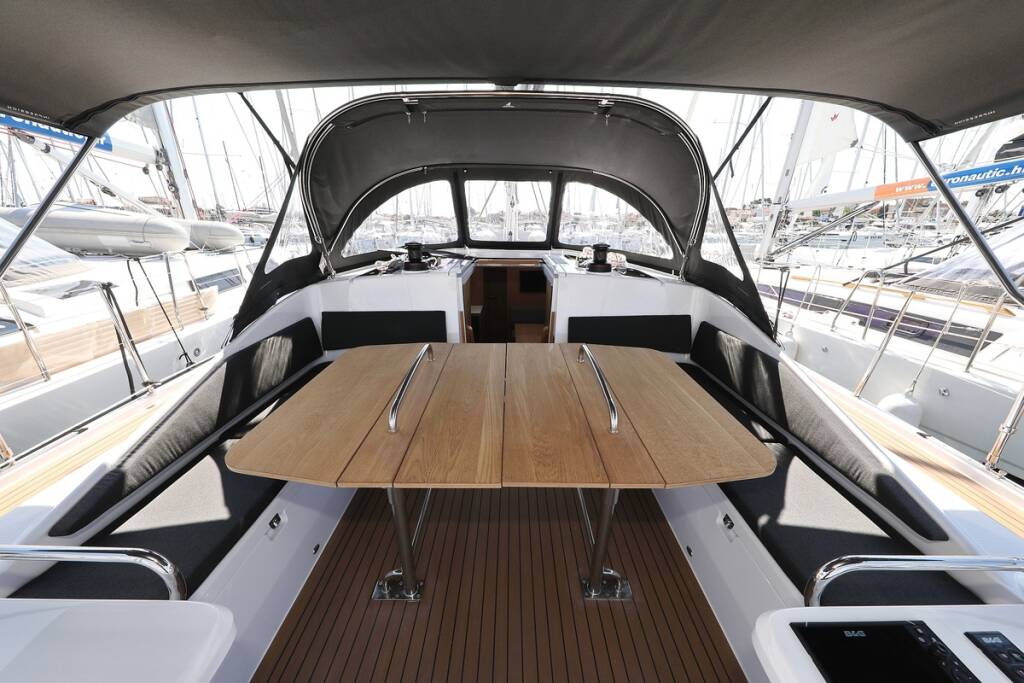 Sailing yacht Elan Impression 45 Bava