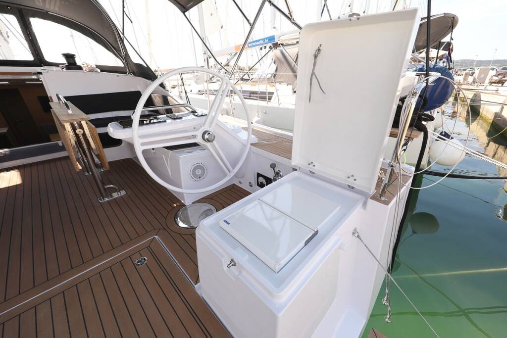 Sailing yacht Elan Impression 45 Bava
