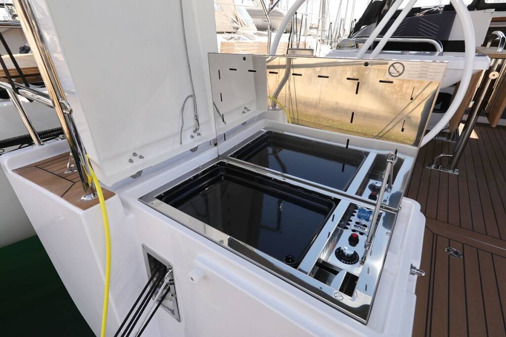 Sailing yacht Elan Impression 45 Bava