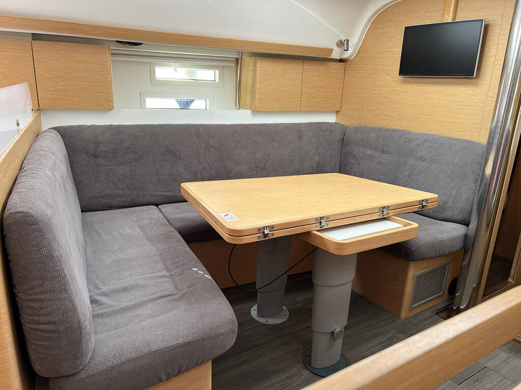 Sailing yacht Elan Impression 45 Heidi
