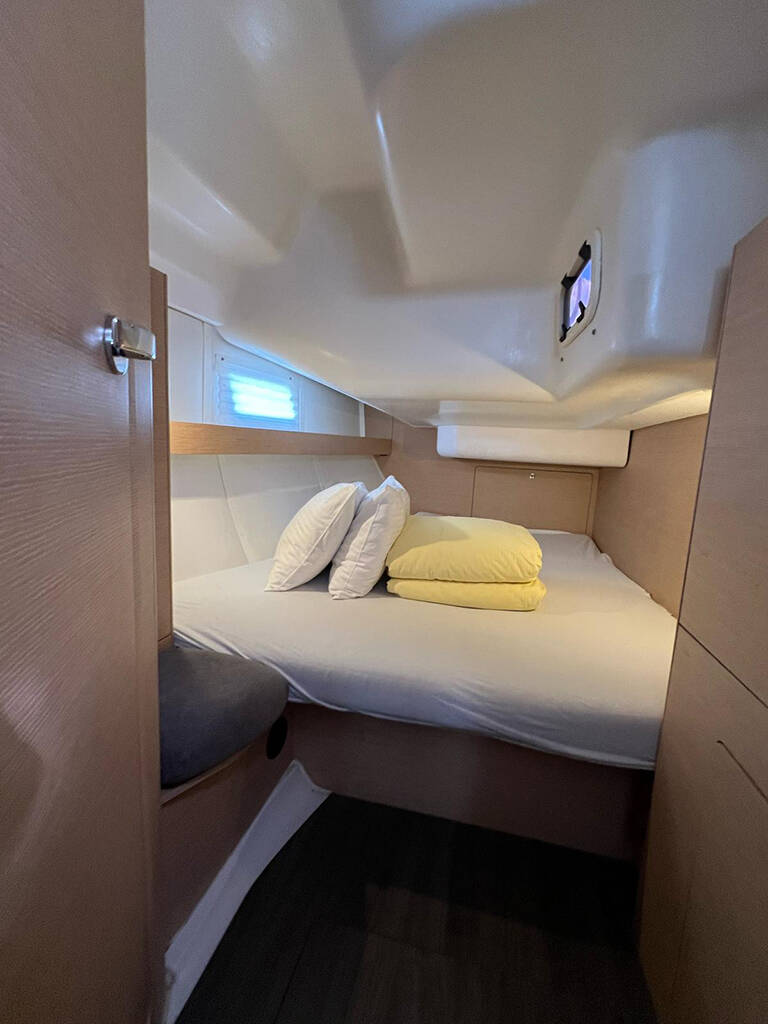 Sailing yacht Elan Impression 45 Heidi
