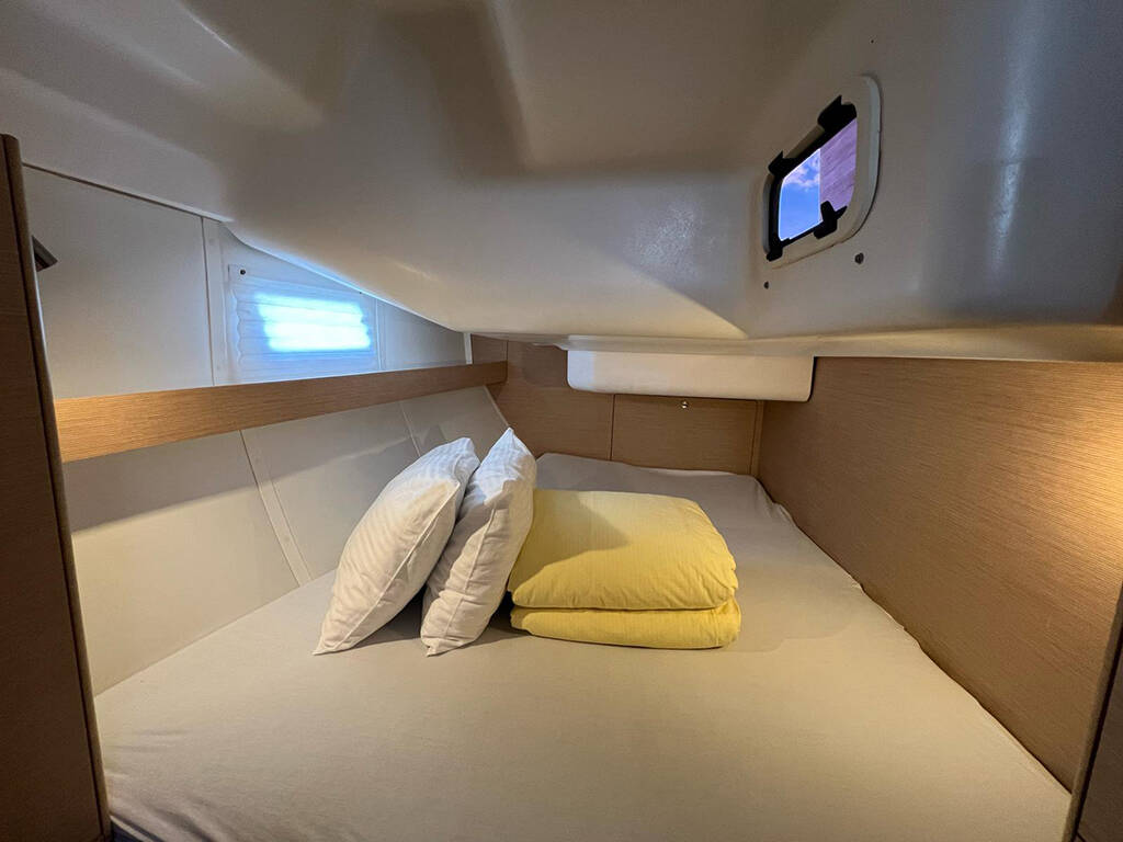 Sailing yacht Elan Impression 45 Heidi
