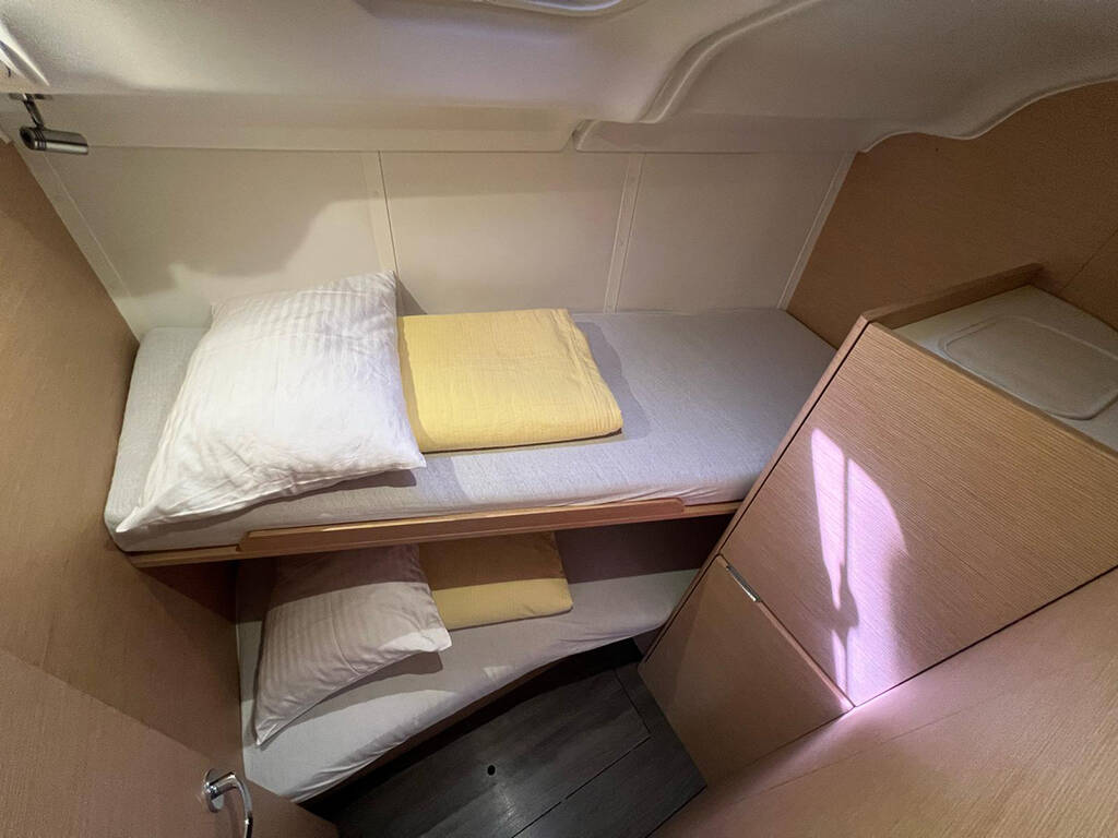 Sailing yacht Elan Impression 45 Heidi