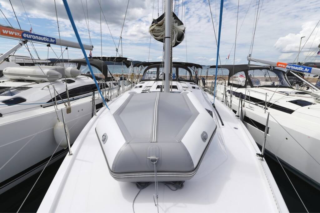 Sailing yacht Elan Impression 45 Furija