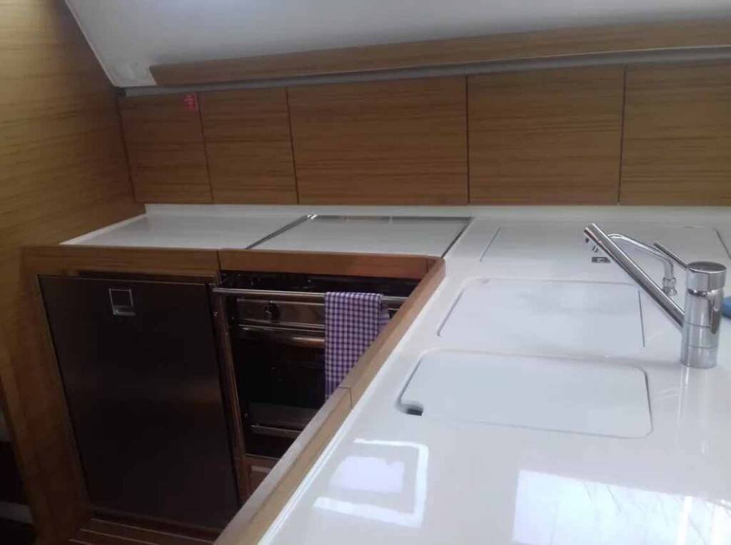 Sailing yacht Elan Impression 45 DaVinci