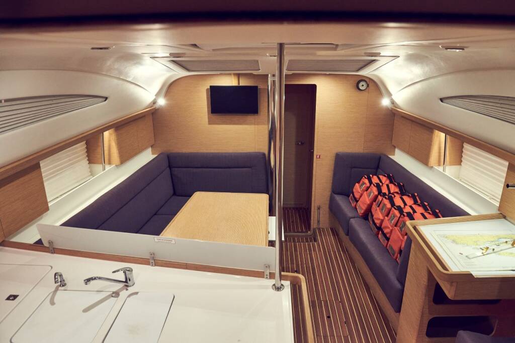 Segelyachten Elan Impression 45 Six Friends