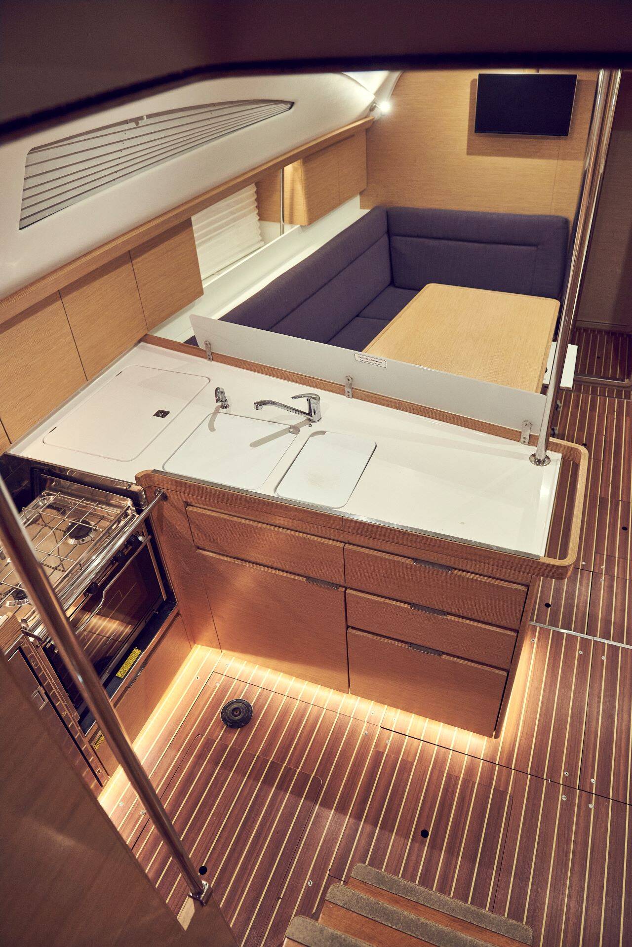 Segelyachten Elan Impression 45 Six Friends