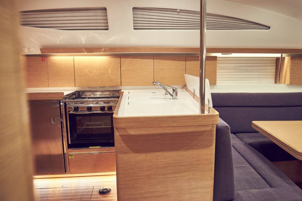 Segelyachten Elan Impression 45 Six Friends