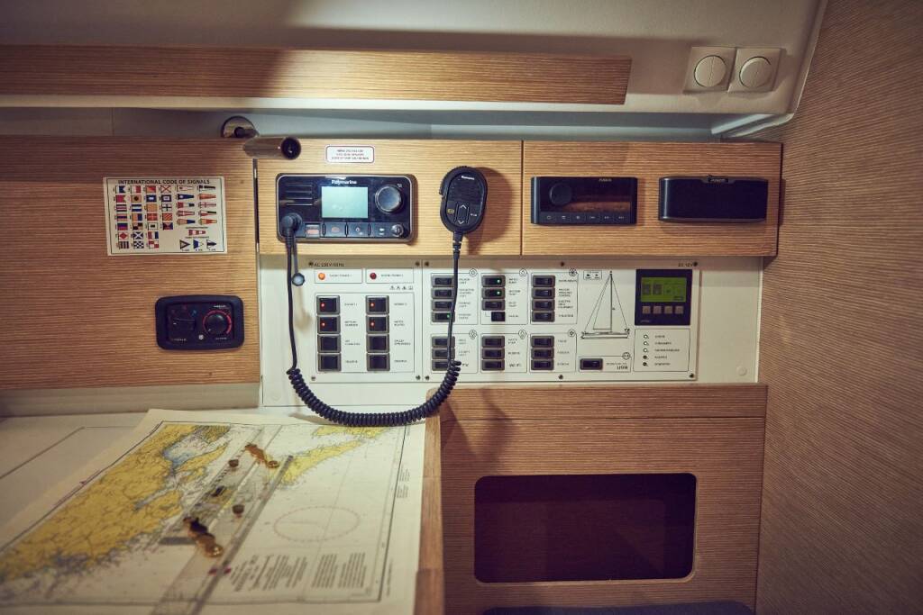 Segelyachten Elan Impression 45 Six Friends