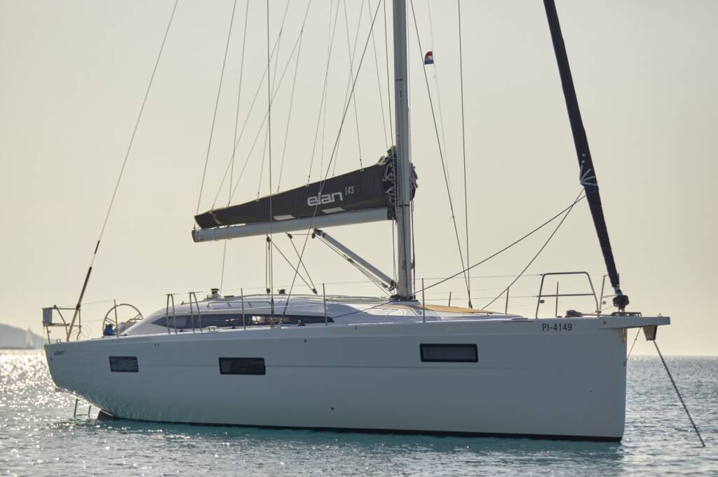Sailing yacht Elan Impression 45 eMotion