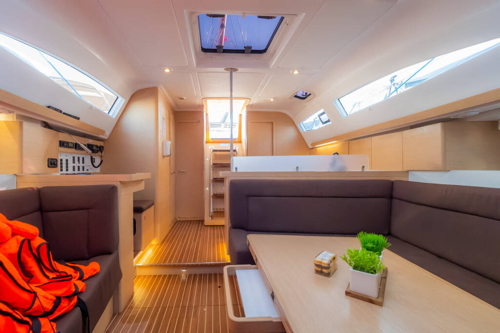 Sailing yacht Elan Impression 45 Adelyna