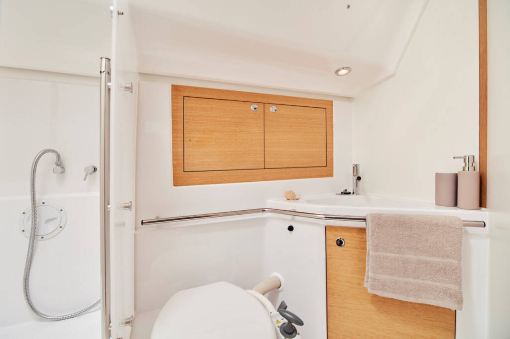 Segelyachten Elan Impression 45.1 Triton