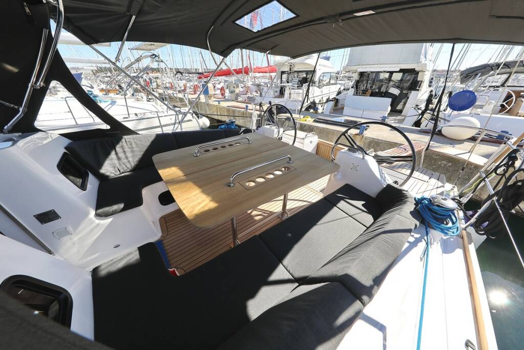 Sailing yacht Elan Impression 45.1 Moon Pearl