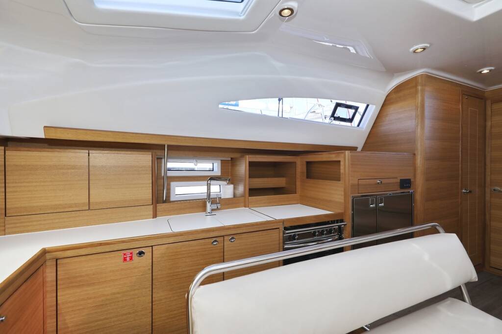 Sailing yacht Elan Impression 45.1 Moon Pearl