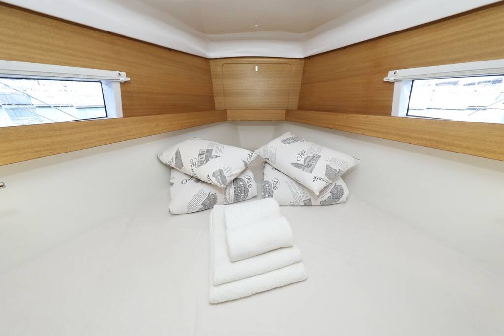 Sailing yacht Elan Impression 45.1 Moon Pearl