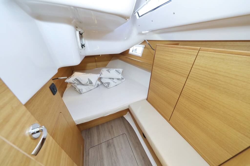Sailing yacht Elan Impression 45.1 Moon Pearl