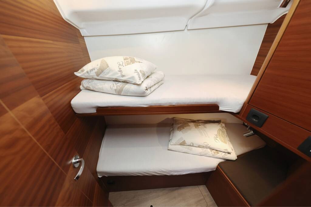 Sailing yacht Elan Impression 45.1 Top Gun