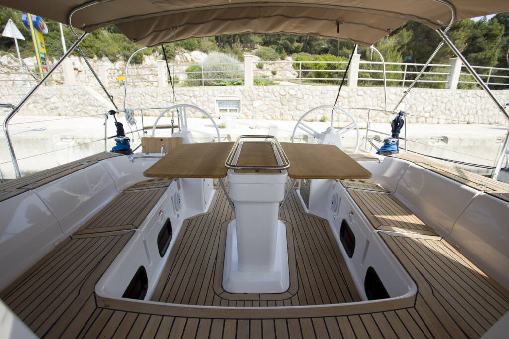 Sailing yacht Elan Impression 50 Vuschi