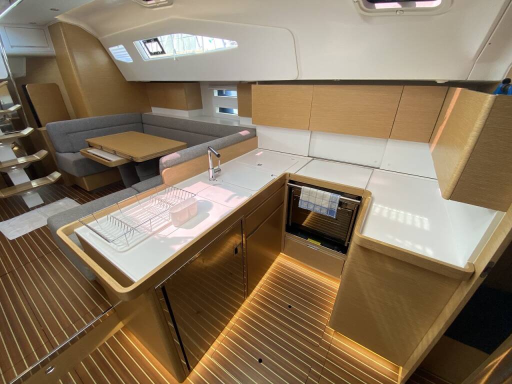 Sailing yacht Elan Impression 50 Epoch