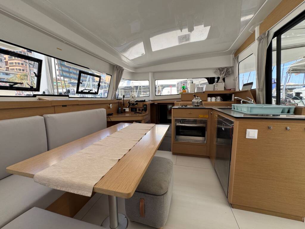 Catamaran Excess 11 Lady Ellen 