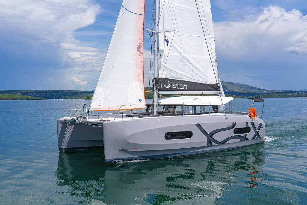 Katamaran Excess 11 First Glimpse