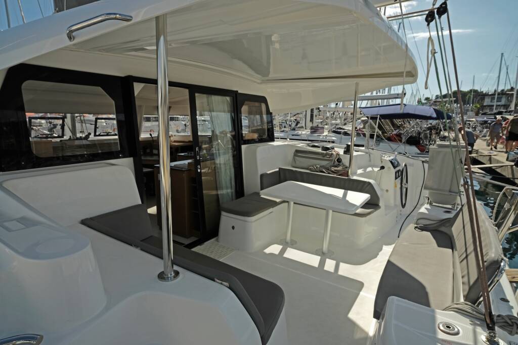 Catamaran Excess 11 Bronze Kiss