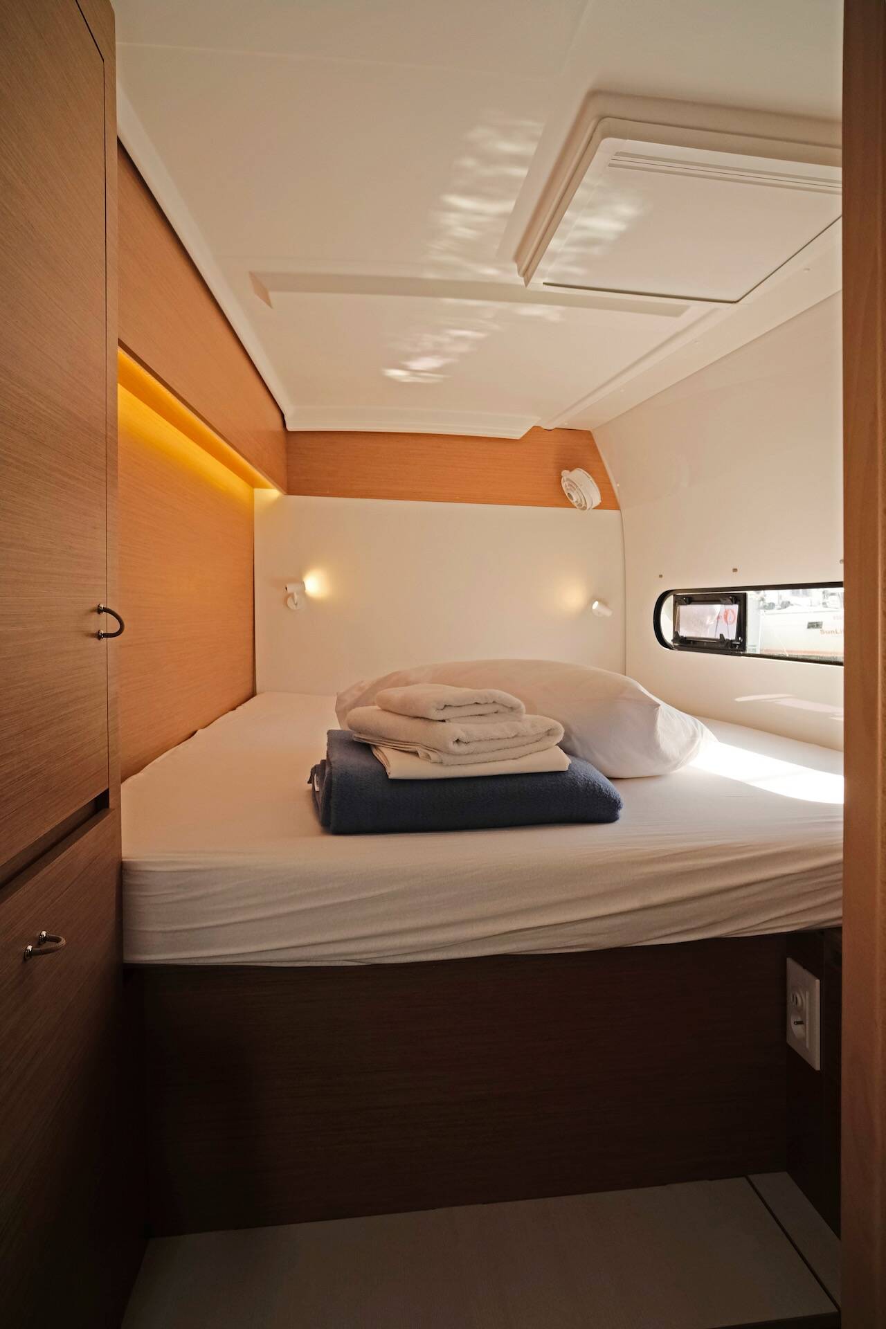 Catamaran Excess 11 Bronze Kiss