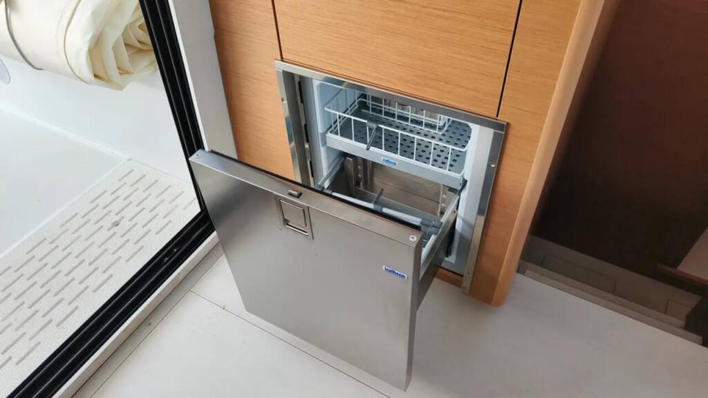 Catamaran Excess 11 Ginger Fizz V