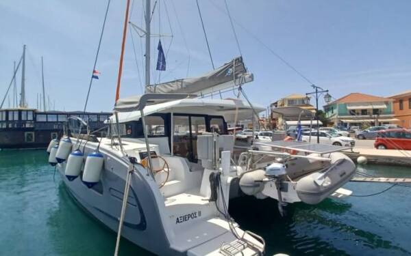 Excess 11 Axieros II Lefkas main port