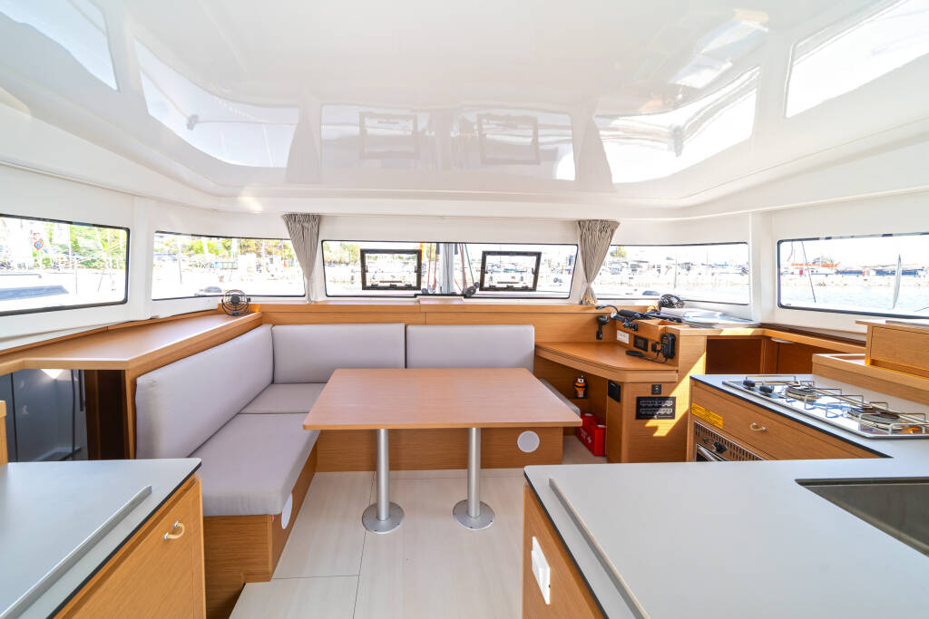 Catamaran Excess 11 Luna