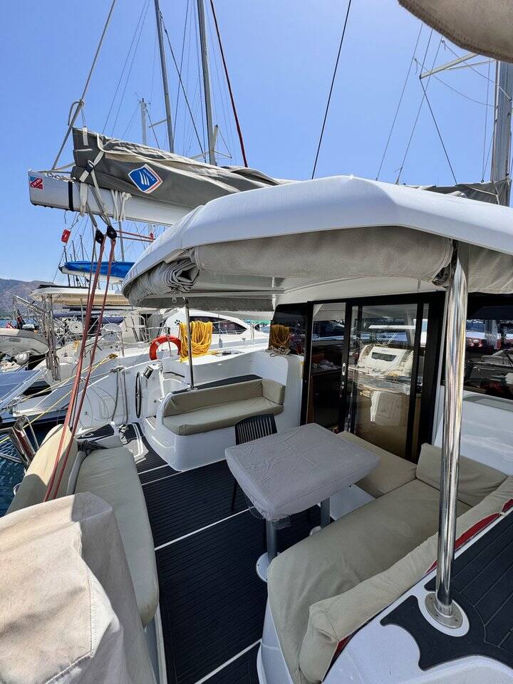 Catamaran Excess 11 Tombow