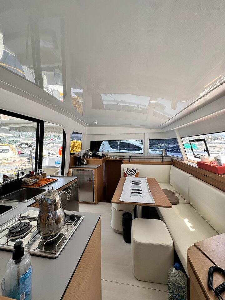 Catamaran Excess 11 Tombow