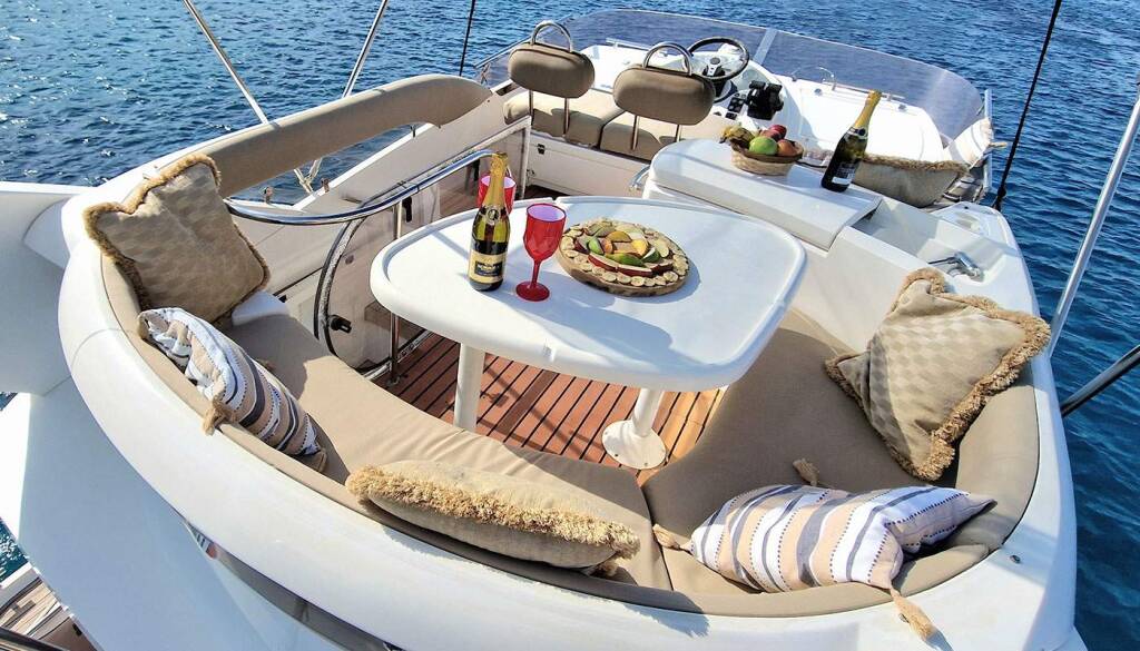 Motor yacht Fairline Phantom 43 Alter Ego IV