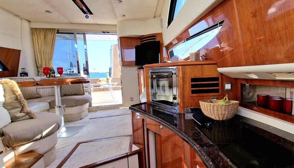 Motor yacht Fairline Phantom 43 Alter Ego IV