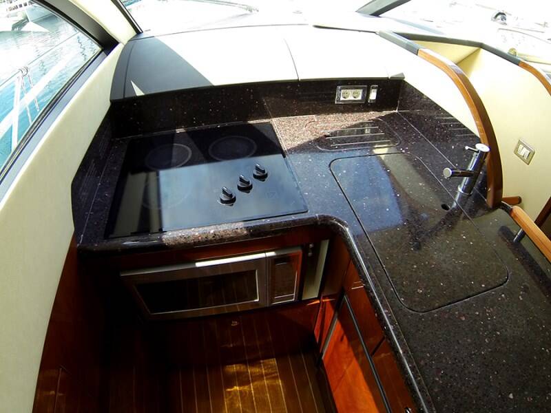 Motor yacht Fairline Phantom 50 Luna IV