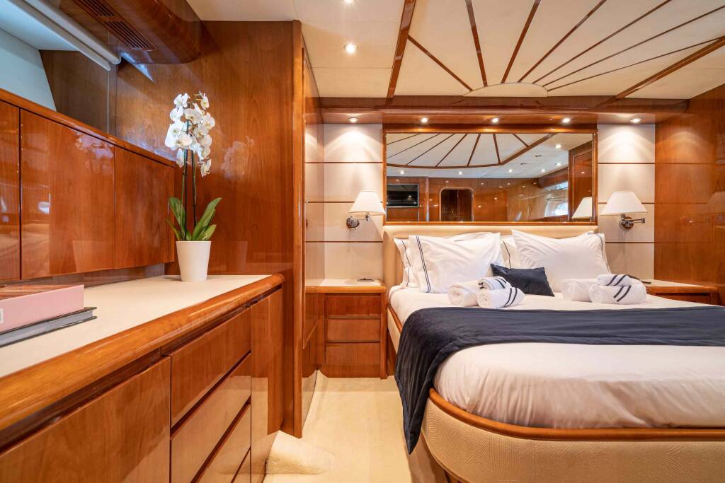 Motor yacht Falcon 86 Estia Poseidon
