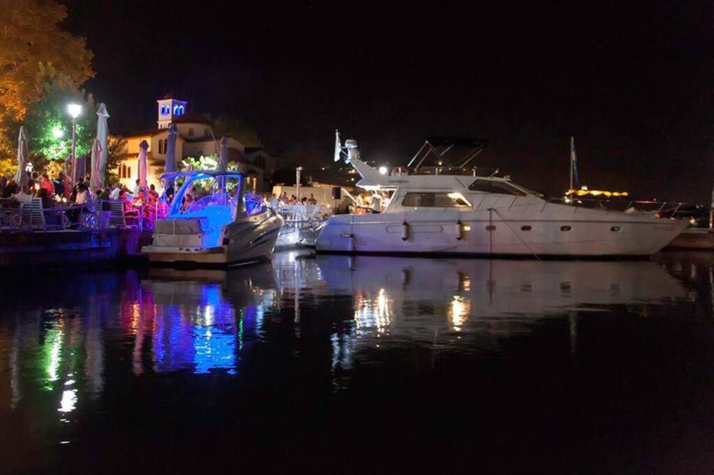 Motor yacht Ferretti 47 Vanilia