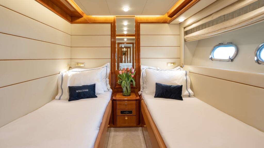 Motoryacht Ferretti Yachts 880 Estia YI