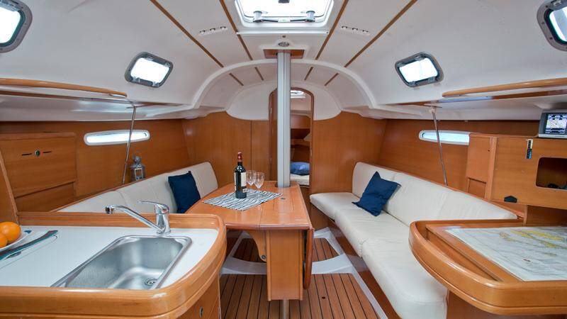 Sailing yacht First 31.7 Ruta