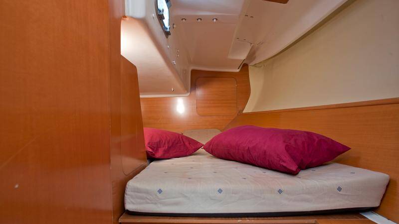 Sailing yacht First 31.7 Ruta