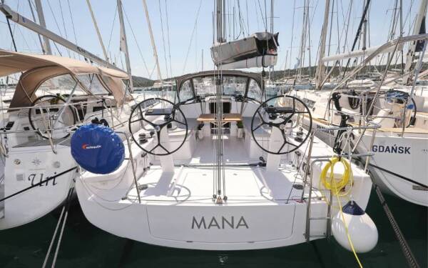 First 36 Mana Marina Kornati, Biograd