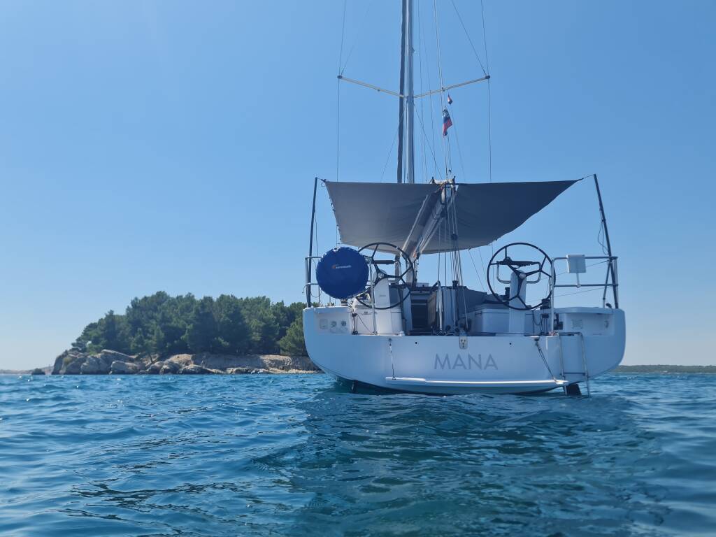 Sailing yacht First 36 Mana