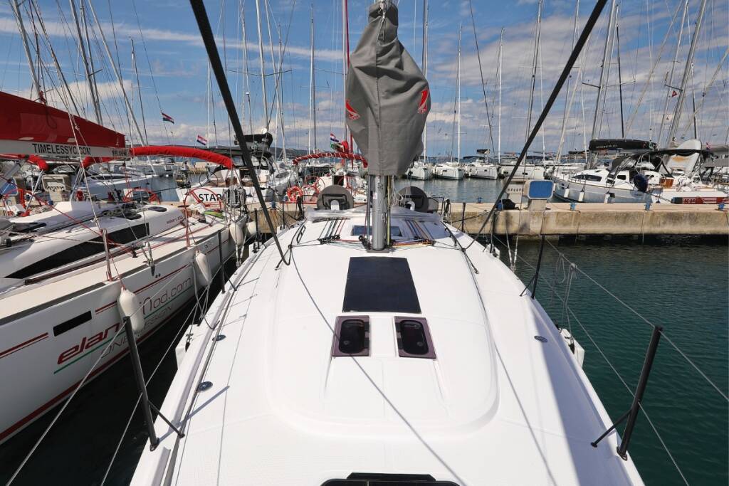 Sailing yacht First 36 Katina