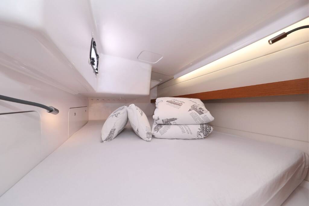 Sailing yacht First 36 Katina