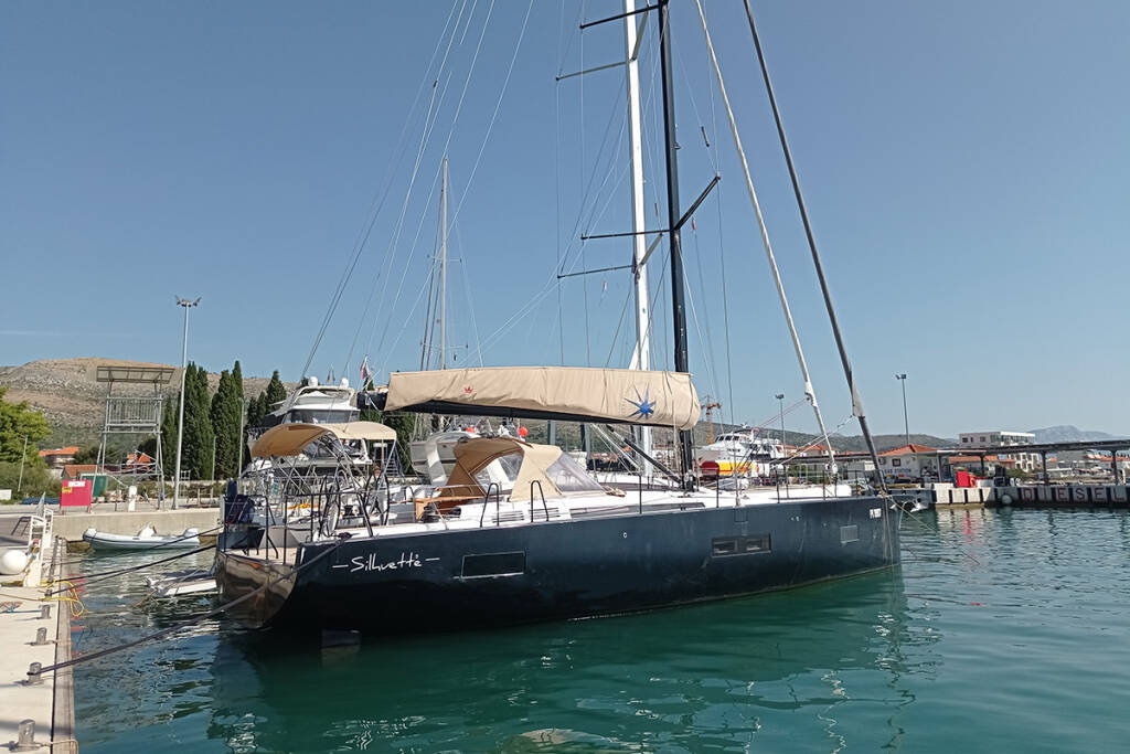 Sailing yacht First 53 Silhuette