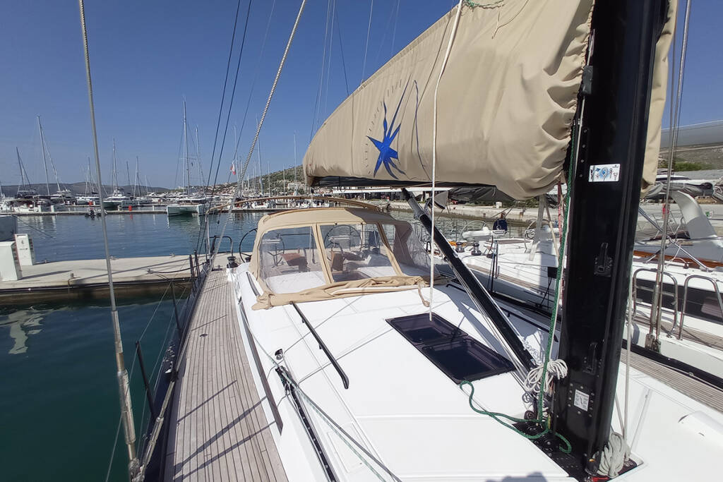 Sailing yacht First 53 Silhuette