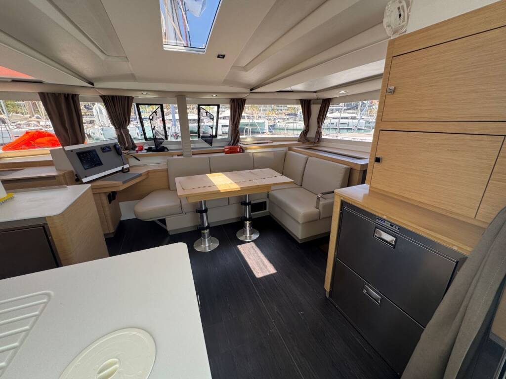 Catamaran Fountaine Pajot Astrea 42 Quatuor Rosual Mar