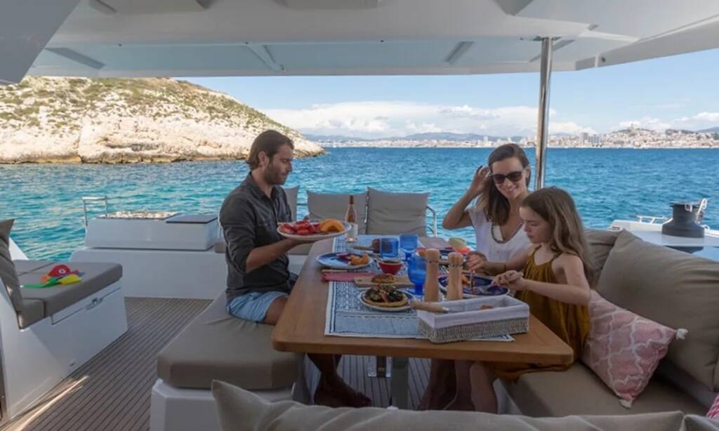 Katamaran Fountaine Pajot Astrea 42 Ion