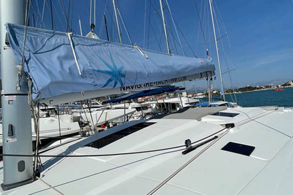 Catamaran Fountaine Pajot Astrea 42 Barramundi III