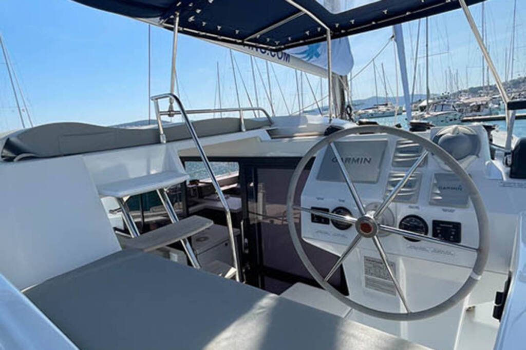 Catamaran Fountaine Pajot Astrea 42 Barramundi III